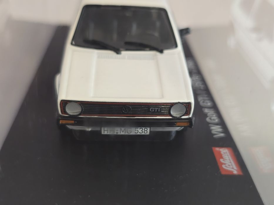 Macheta Volkswagen Golf 1 Schuco