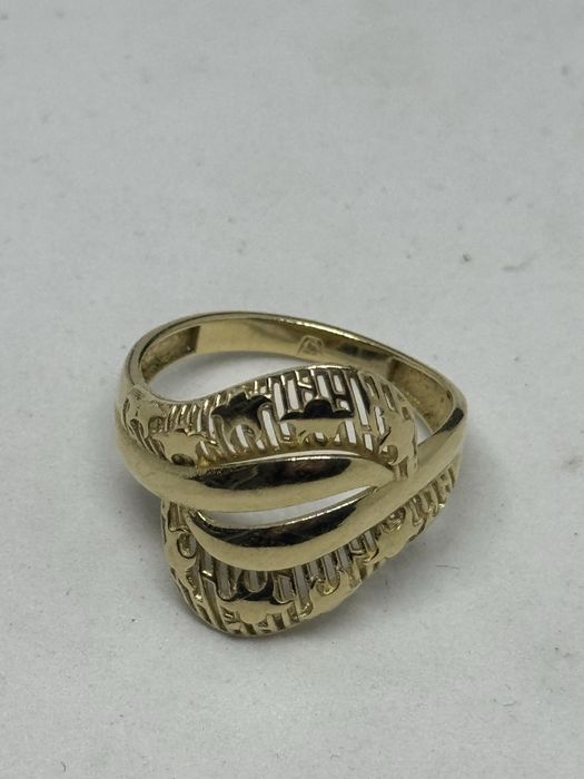 80е/грам златен дамски пръстен 3.67гр 14к 585