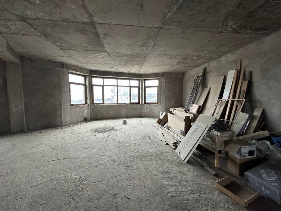 Ц-2 Дархан Басри Баба 6/7-8/8 330кв.м коробка с каадстром