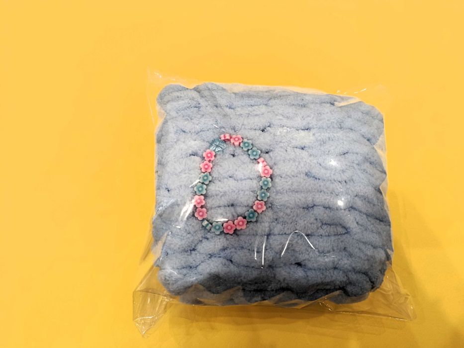 Ръчно изработени шалове и ластици (скрънчи)