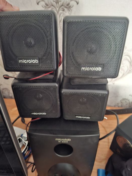 Саббуфер Microlab M-880