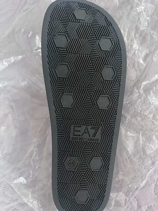 Emporio Armani чехли