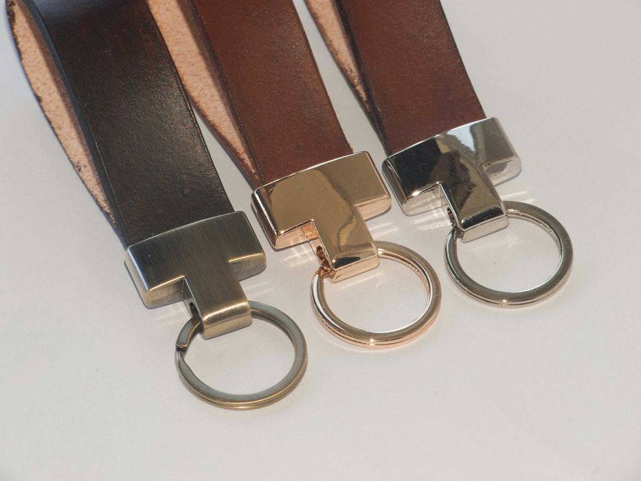 Ключодържател от естествена кожа, ръчна изработка