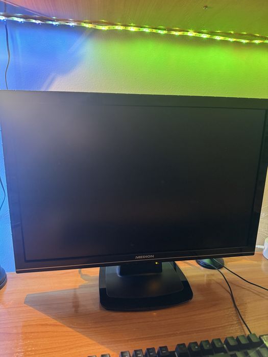 Vand Monitor Medion 22”