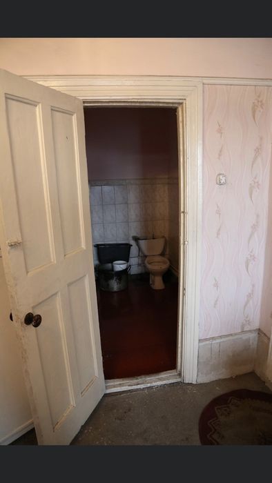 Продам дом с  помещением 585кв