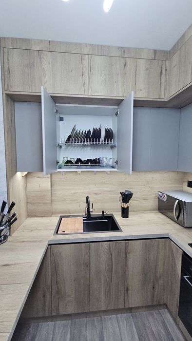 Продам квартиру не спеша. С дизайнерским ремонтом под ключ.