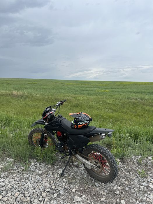 Продам мотоцикл эндуро 300