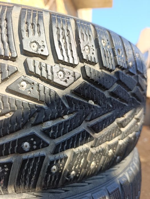 Зимние шины в хорошем состоянии.