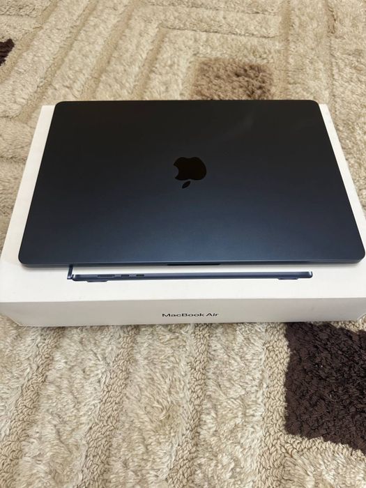Продам Macbook Air 15 (2024)