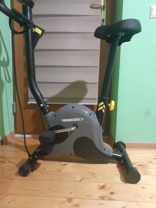 Vând bicicleta fitnes