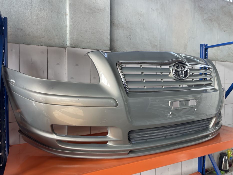 Передний бампер Avensis Авенсис