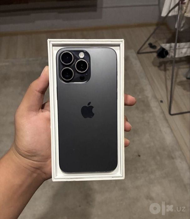 Iphone 15 pro max 256 sotiladi qora