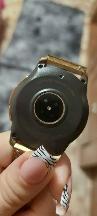 Продам часы самсунг 42 мм оригинал