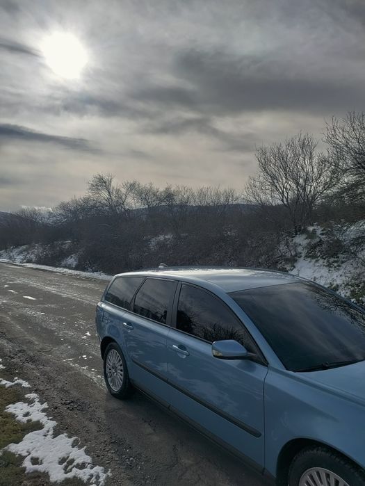 Продавам Volvo V50