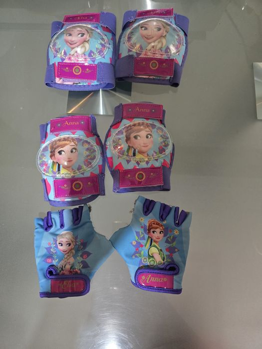 Setul copiere genunchiere si manusi Frozen