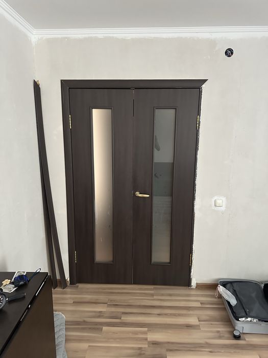 Продаю двери 5 двери