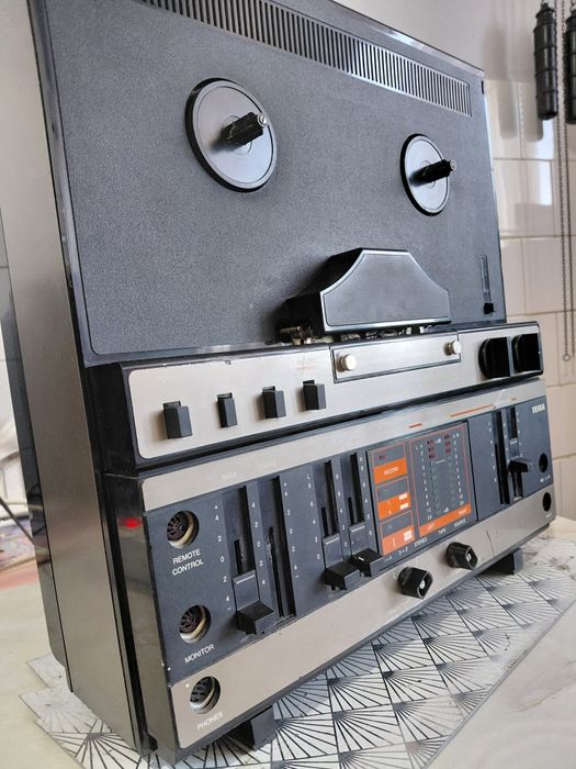 Magnetofon Tesla CM130