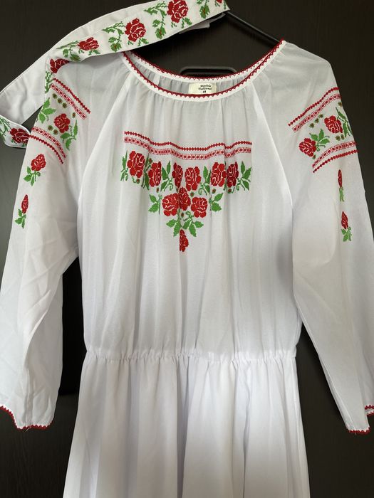 Rochie traditionala cu brau