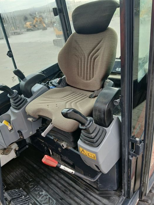 Kubota KX30 – Miniexcavator 3 tone – 2 cupe