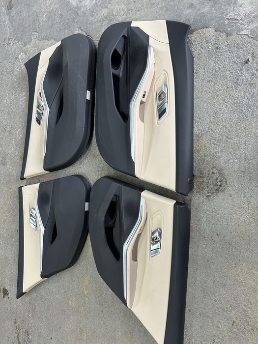 Bmw G20 бежъв комплект кори за врати