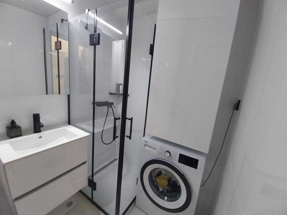 Дава се под наем Двустаен апартамент в Бургас, Славейков - 55 кв.м за 204 € - Снимка #2