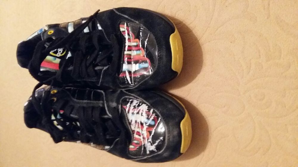 Маратонки адидас 40 номер в много добро състояние