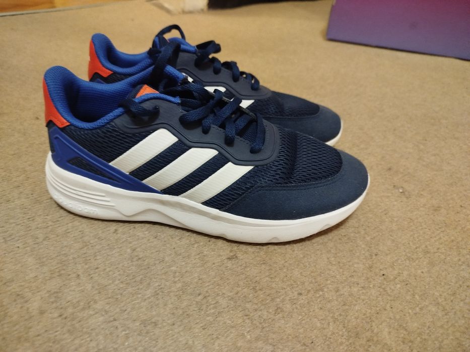 Adidas  Номер 40