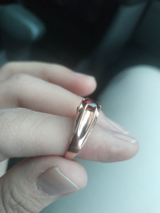 Продам золотое кольцо