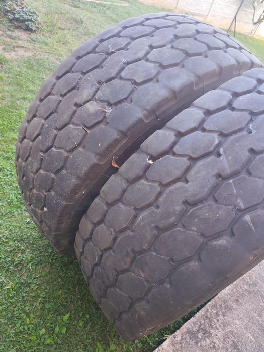 Vand 2 anvelope 445/80/R 25
