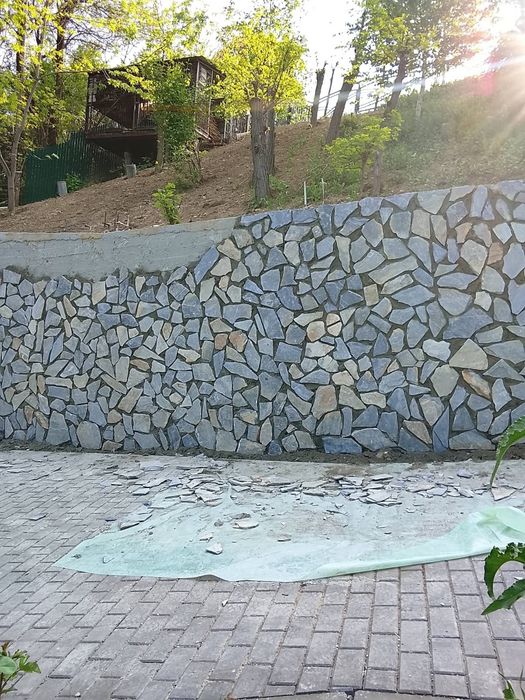 Vand si montez piatra naturala de munte
