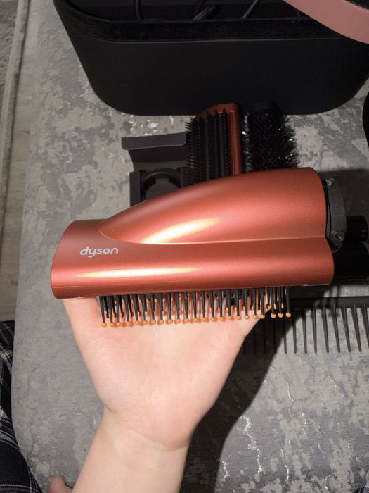 Продаю  Dyson напишите