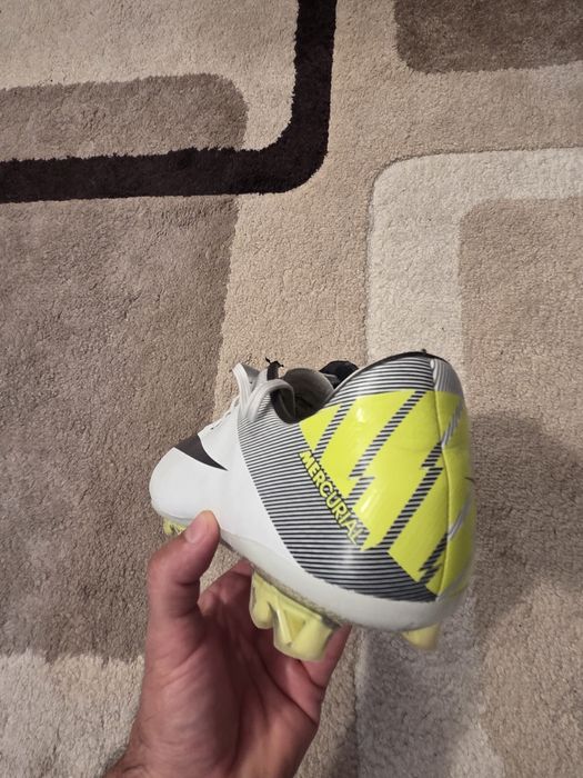 Vand ghete de fotbal Nike Mercurial Vapor Superfly 2 Elite FG in stare foarte buna
Nr 44,