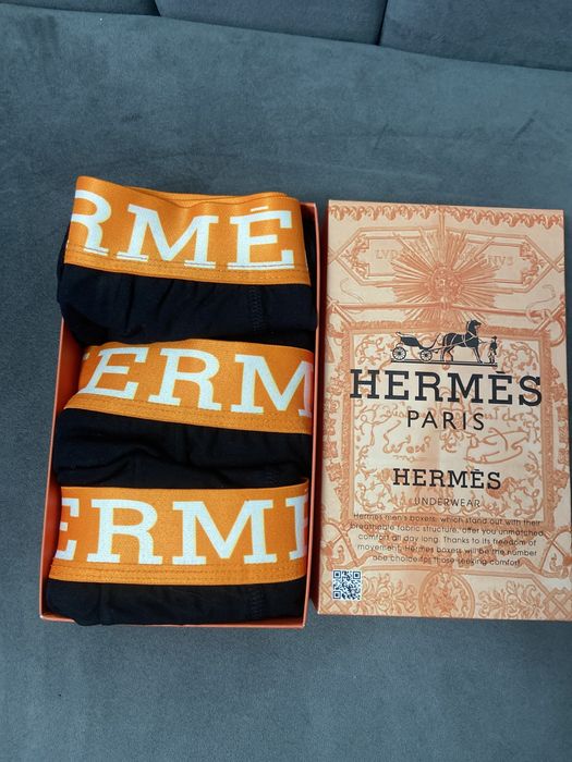 Boxeri HERMES.        .