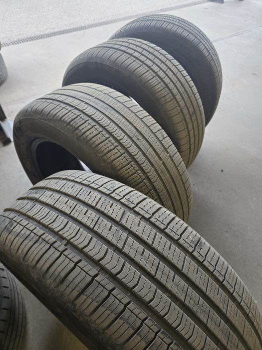 Продавам гуми Dunlop 235/55/18