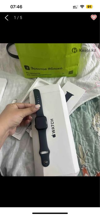 Продам Apple Watch SE