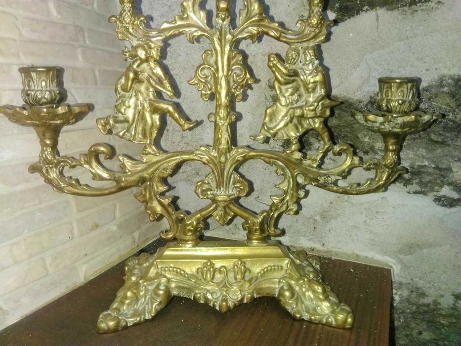 Продавам Френски бронзов свещник в стил РОКОКО