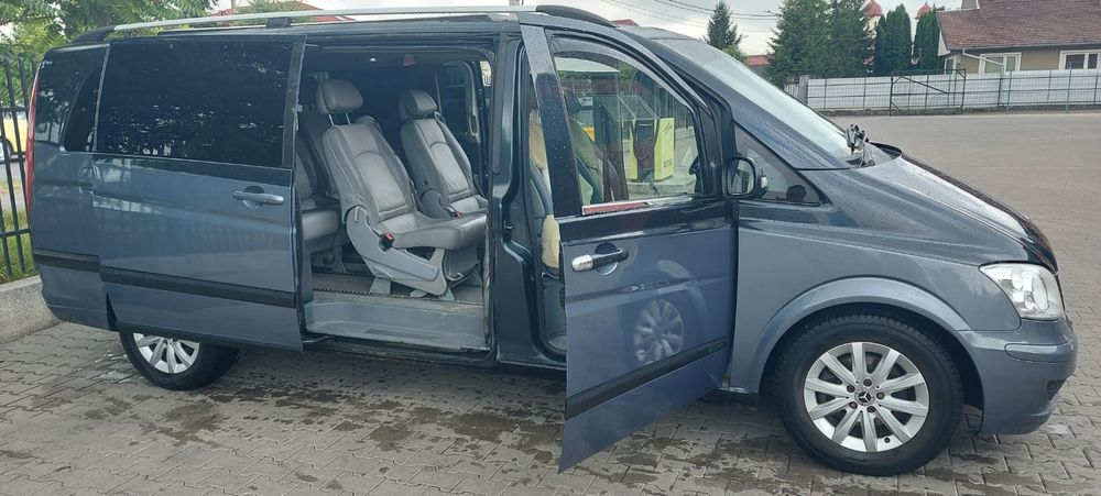 Vând Mercedes viano