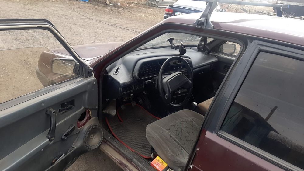 Автомобиль Лада-2109