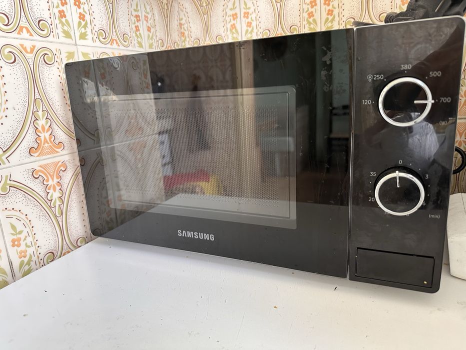 Микроволнова фурна SAMSUNG + 1 год. гаранция