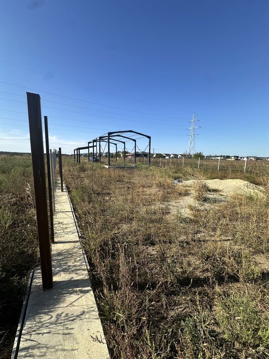 Vand teren intravilan 2000 mp, deschidere DJ602, constructie începuta