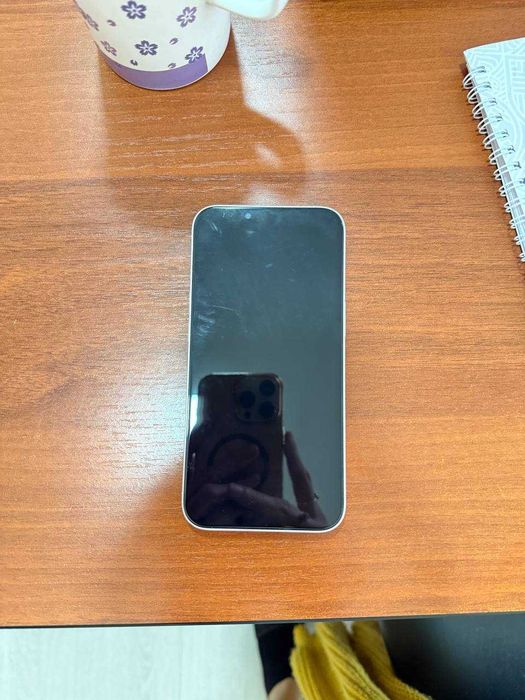 Срочно продается айфон 13 б/у