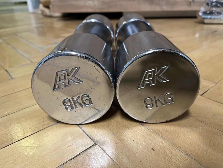 AK  дъмбели 1 брой  9 кг, 1 брой 10 кг Chrome, Hms Premium