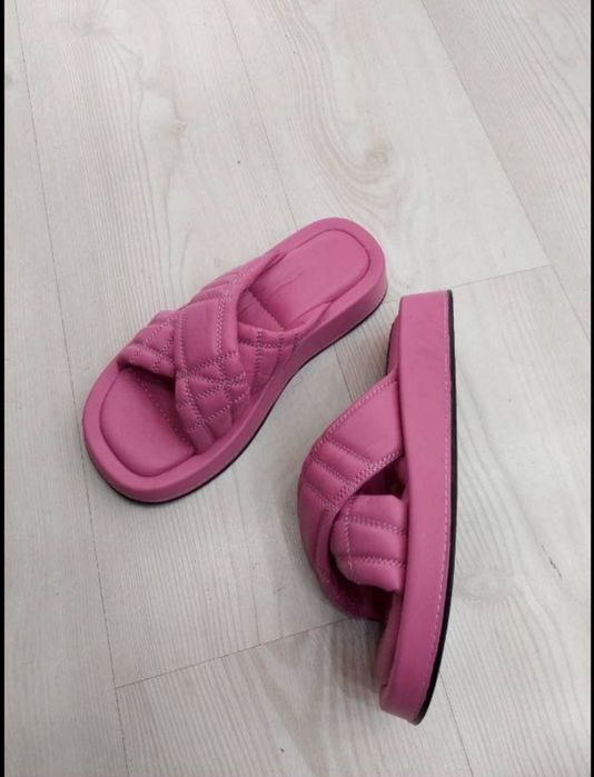 Шлепки . Натуральная кожа.Размер 37.