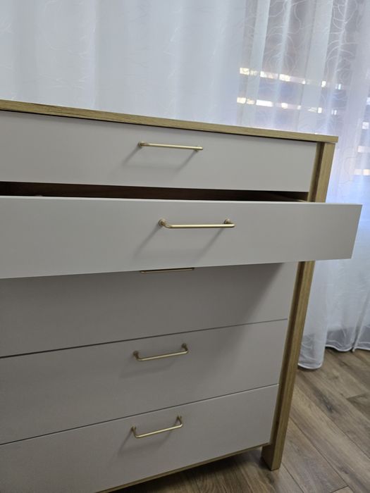 Comodă nouă, cu sertare