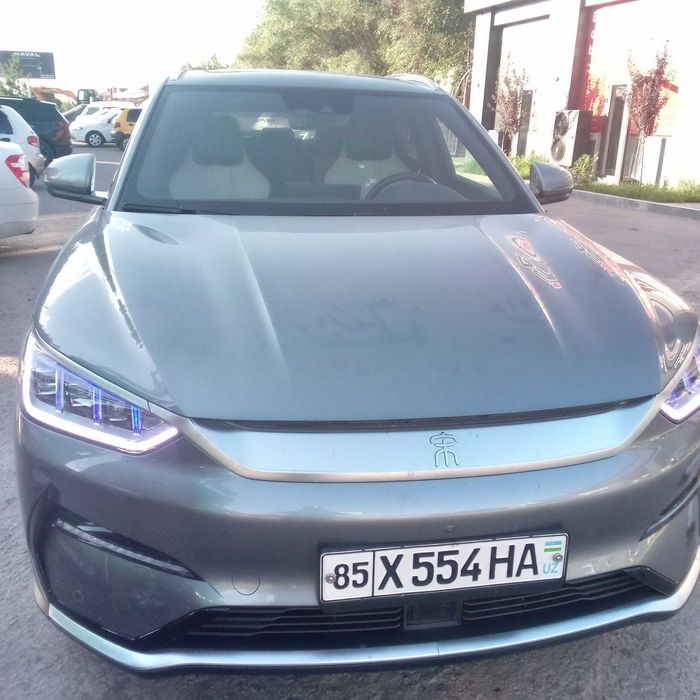 Byd Song plusga oldi o‘ng fara