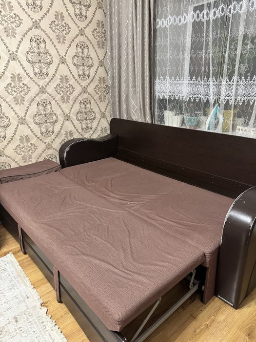 продам диван-кровать +стол