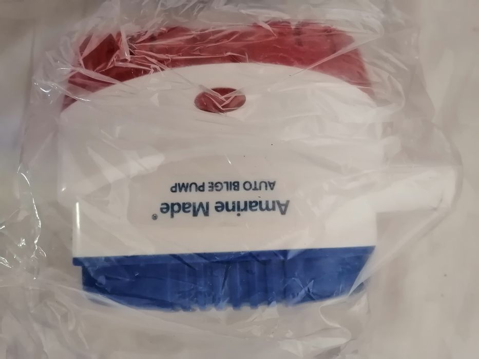 Помпа за лодка автоматична 12V