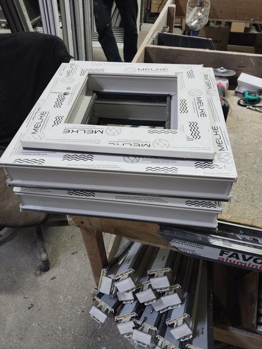 Окно двери форточки