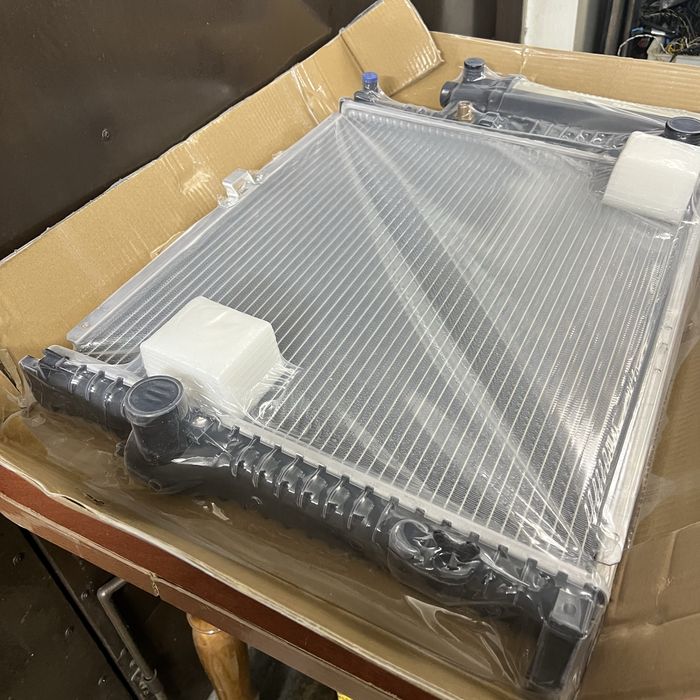 Новый радиатор BEHR bmw e34 бмв е34