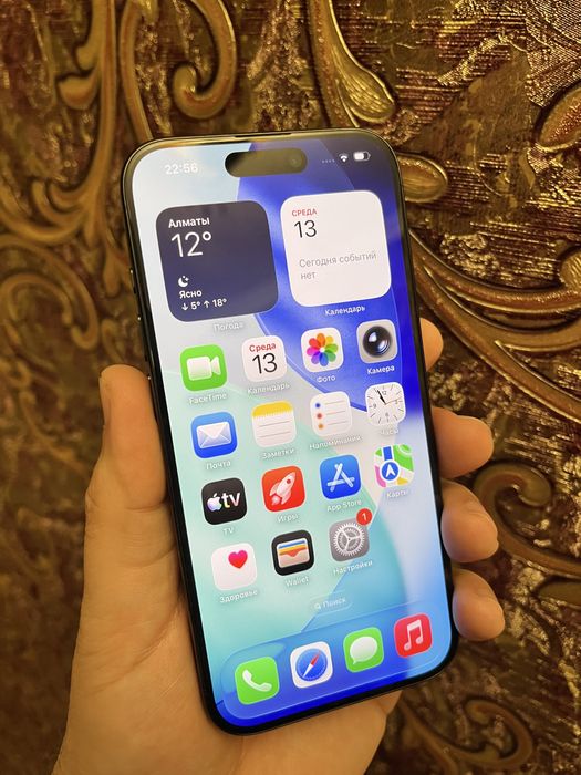 Iphone 15 Pro, 256gb, 76%.